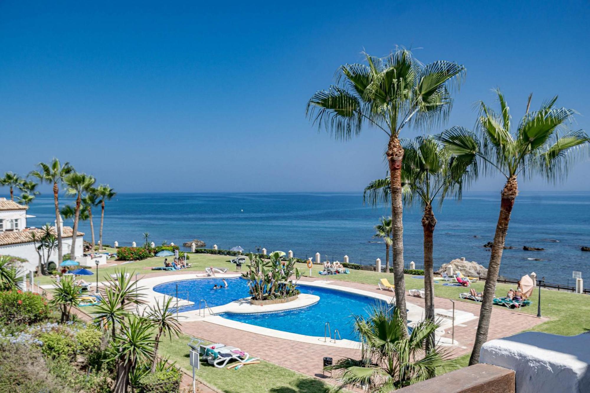 Pl- Beachfront Seaview And Frontline