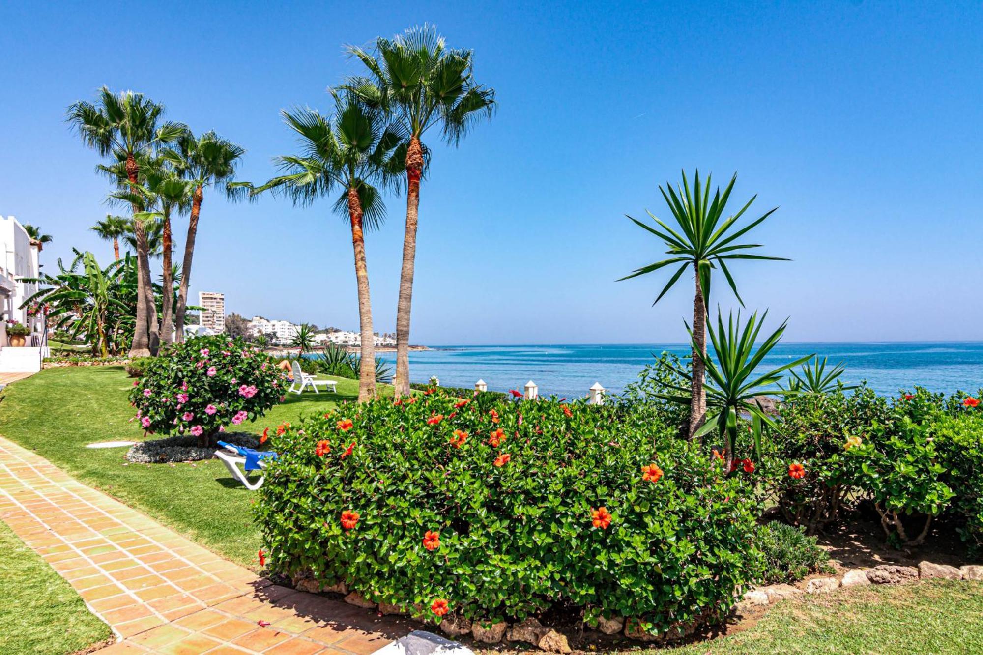 Pl- Beachfront Seaview And Frontline Apartament